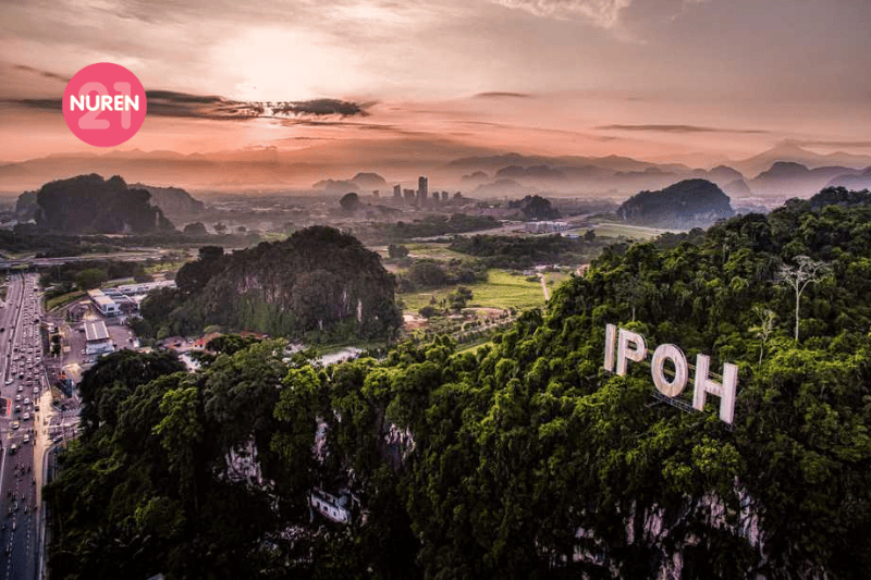 Ipoh signage on hill 